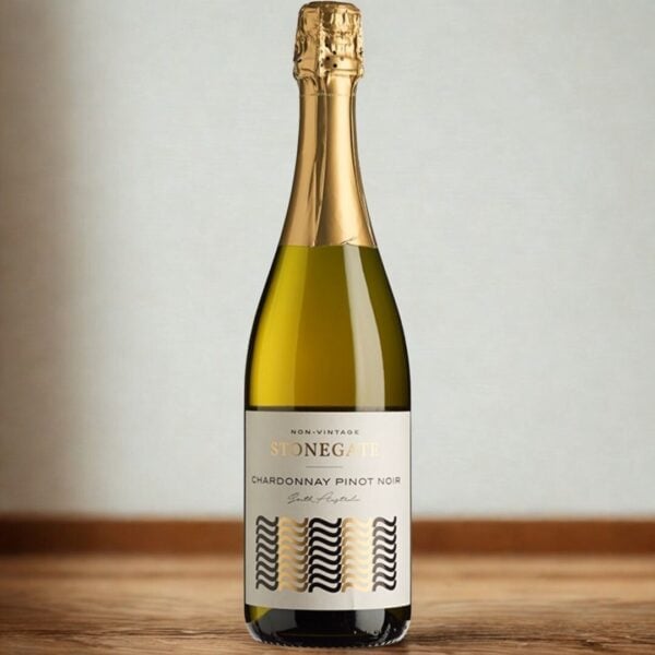 Chardonnay Pinot Noir & Nibbles Hamper - Image 2